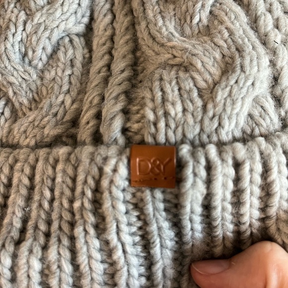 DAVID & Young Faux Fur lined Grey knit winter hat COZY! Pom Pom - Picture 3 of 9